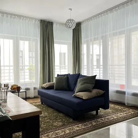Metro Dzialdowska - Silent And Spacious Apartment